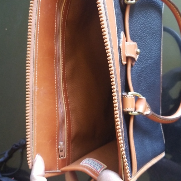 Vintage Dooney & Bourke pebbled leather satchel- A Classic Bag - Picture 10 of 10